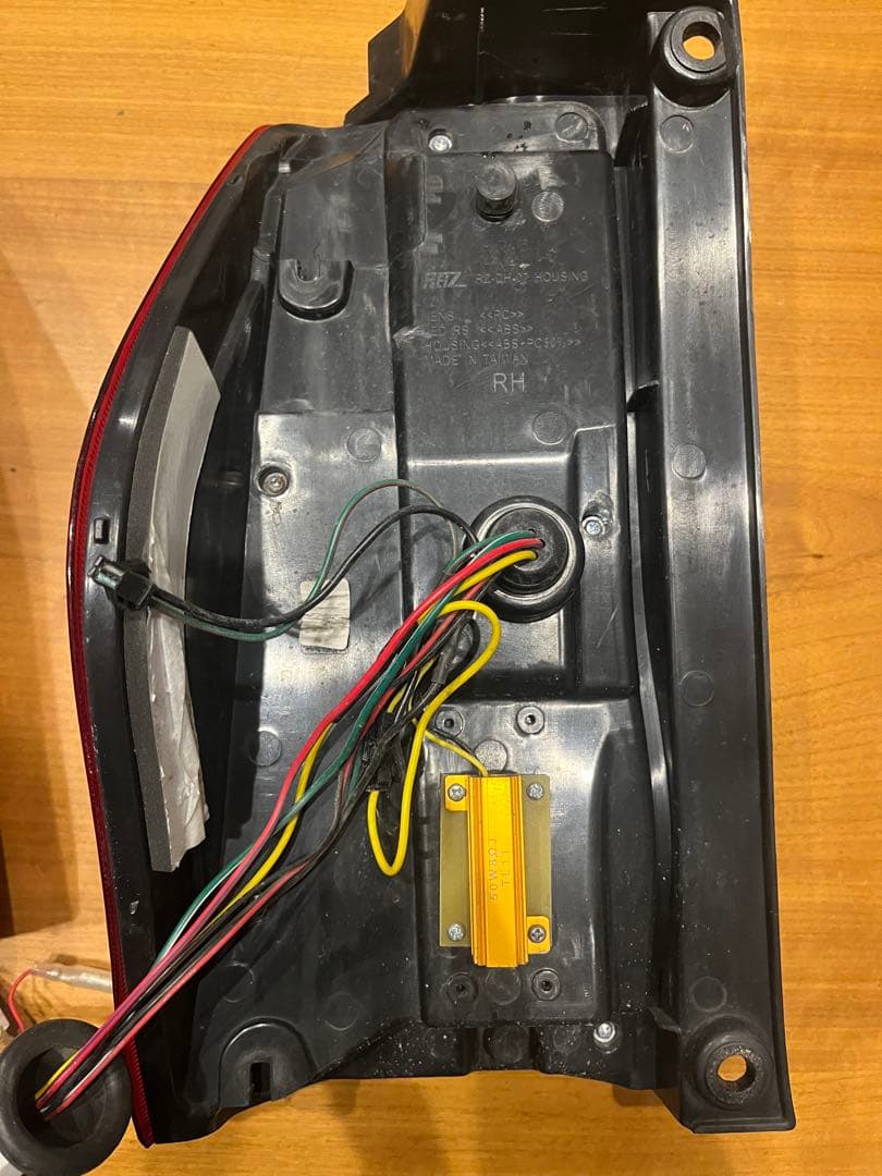 ダイハツ　タントLA600系　ライツ流星テールランプ レッド 左右セット