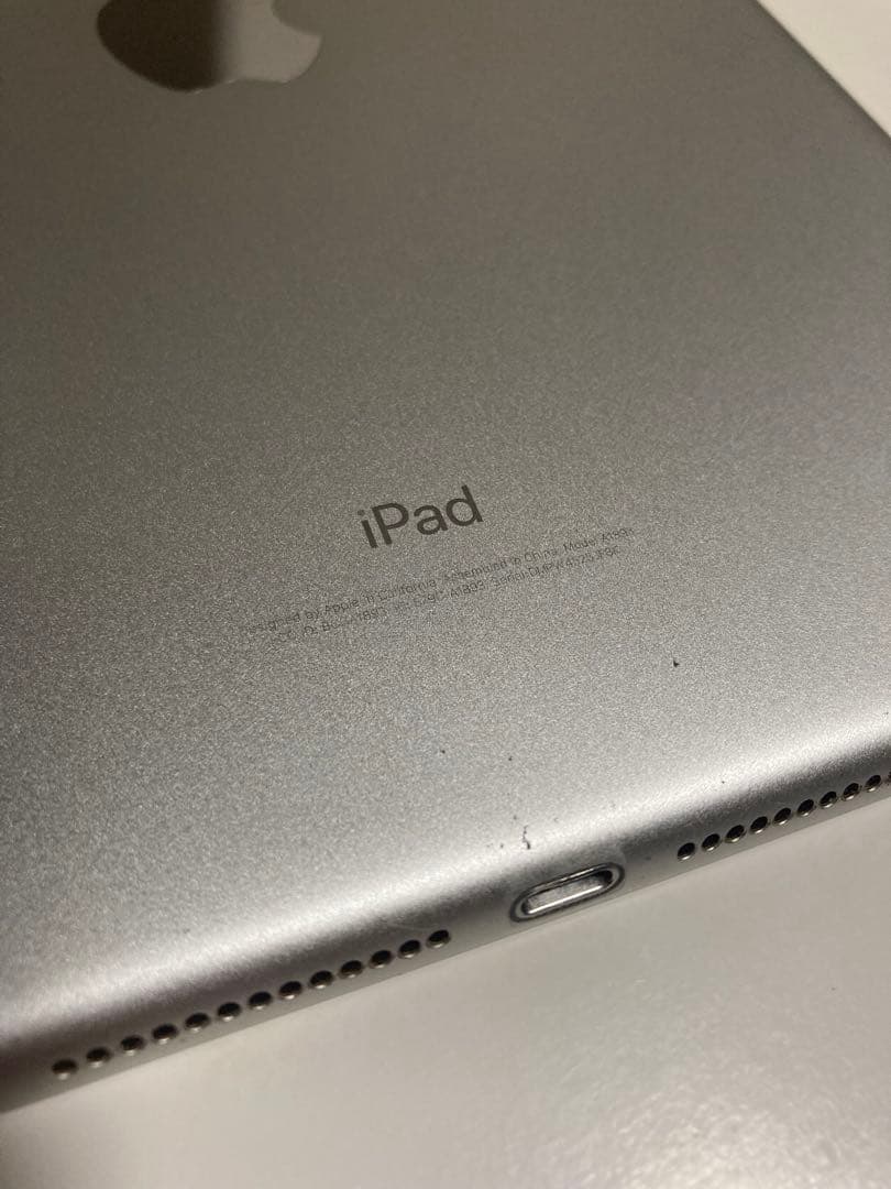 第6世代 iPad 32GB wifiモデル シルバー 箱有 MR7G2J/A