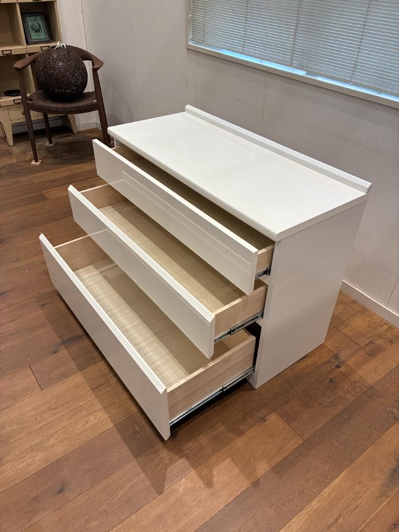 新井家具　ホワイト 3段ローチェスト　美品