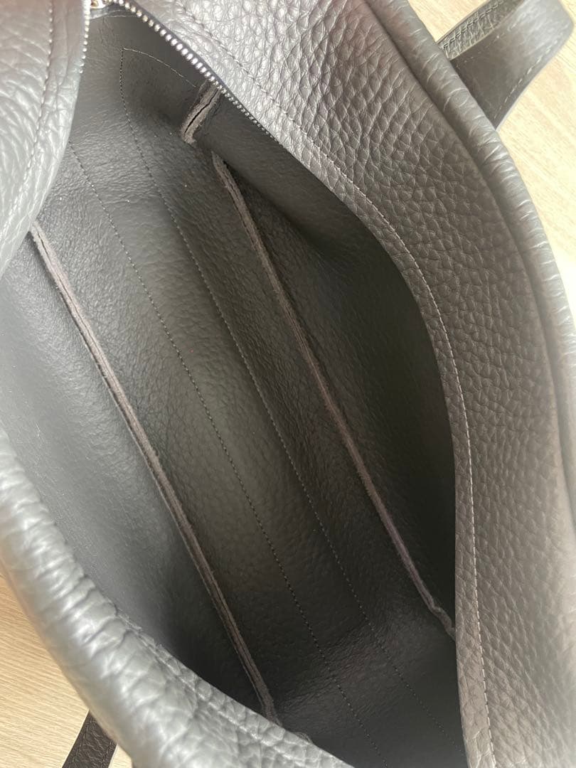 IACUCCI 完売アイテム⭐︎ダークグレーボストン型バッグ