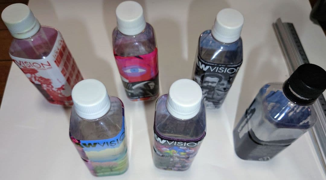 COMME des GARÇONS アート空ペットボトル 330ml　6種類