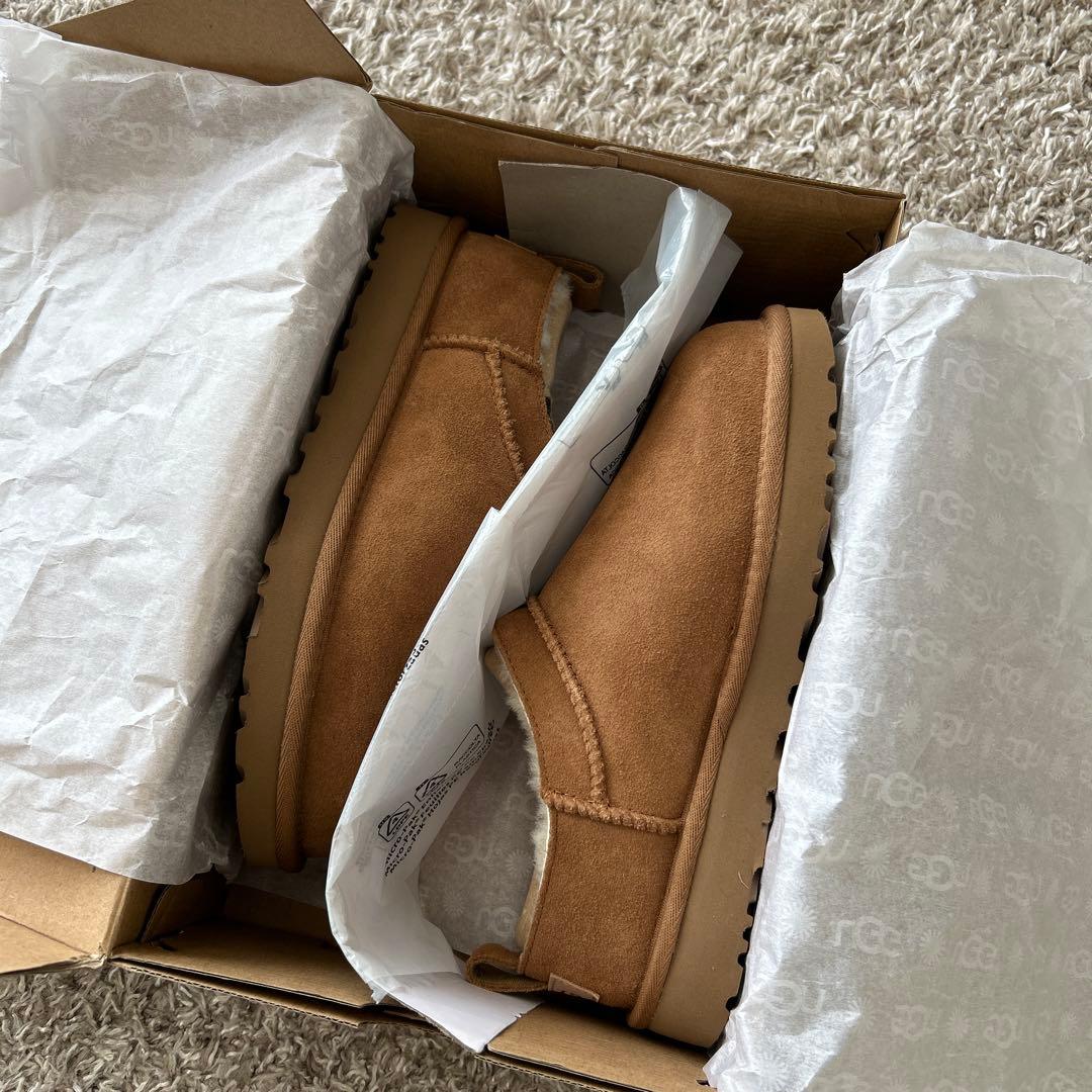 新品未使用!! UGG CLASSIC MICRO 23cm