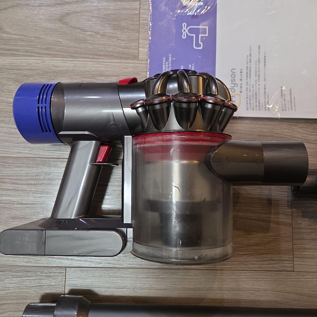 dyson　v8 fluffy+ ダイソン　掃除機　スティック　クリーナー