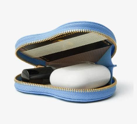 【iPhone 13 Pro 用】CUSTYPE ハートデザインキット ブルー