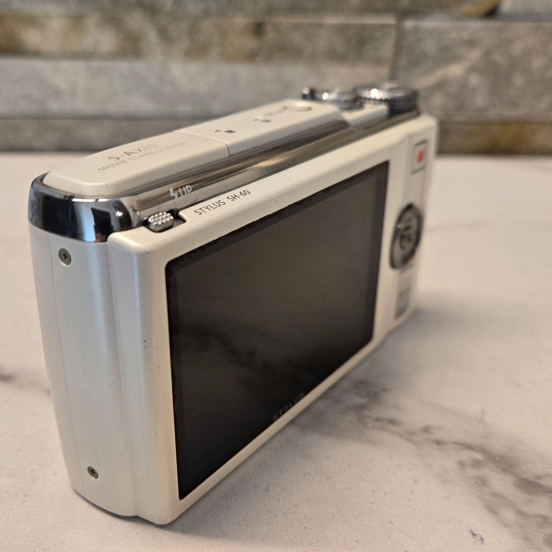 OLYMPUS　オリンパス　5-AXIS SH–60　デジカメ　白