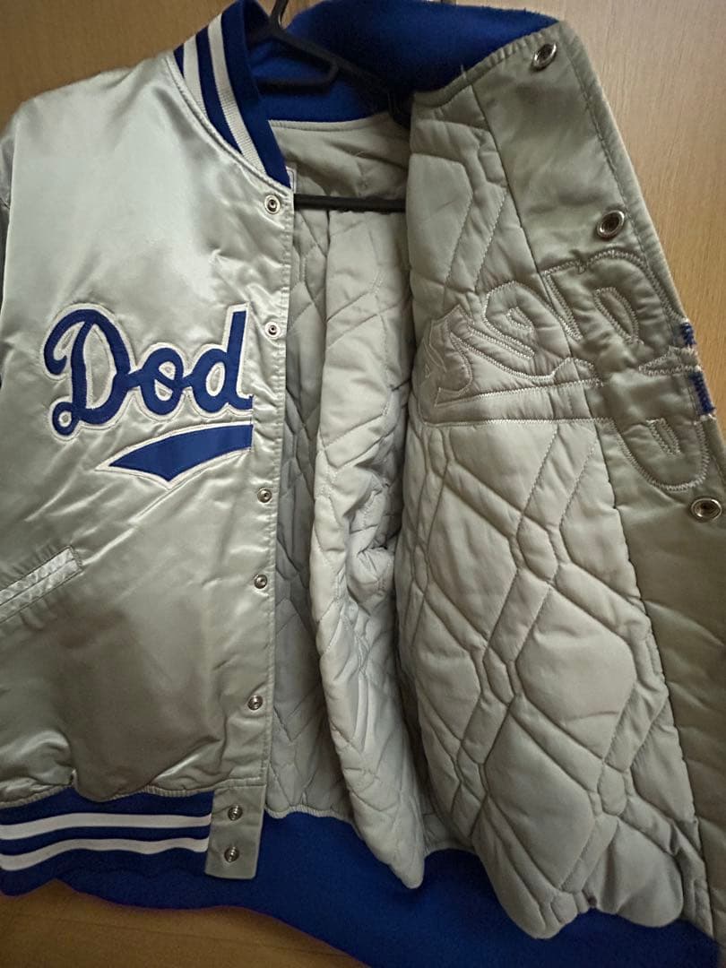 ドジャース　ナイロンスタジャン サイズM