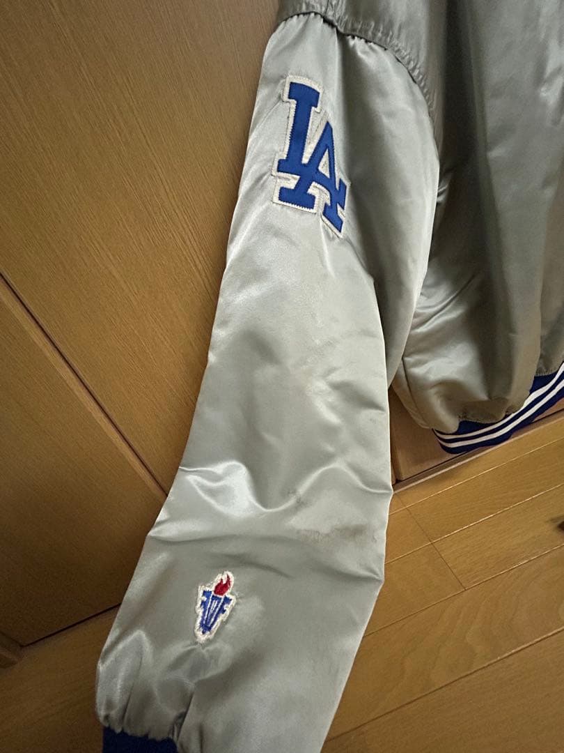 ドジャース　ナイロンスタジャン サイズM