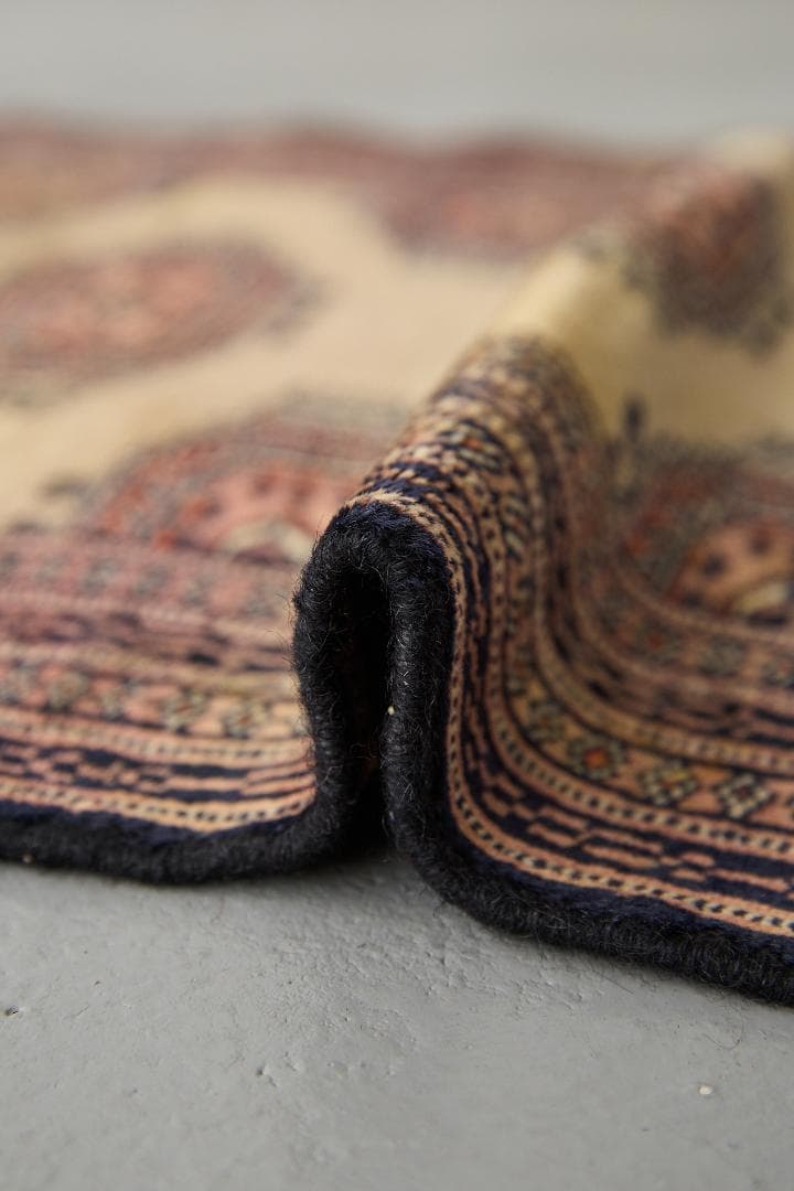 ヴィンテージラグ　トライバルラグ　パキスタン産（92×62cm）ベージュ　紺　茶