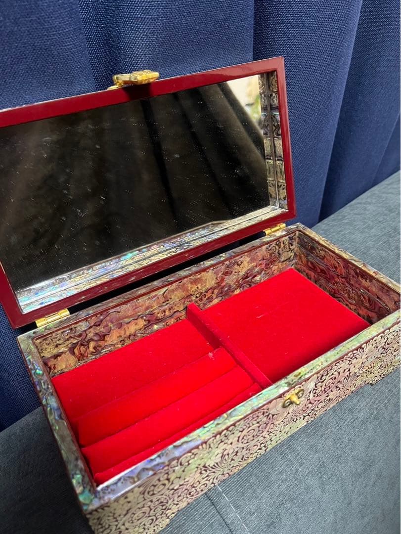 美品！ 螺鈿細工 蝶々 ジュエリーボックス