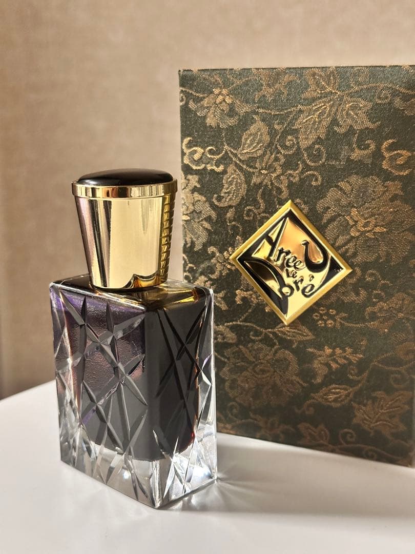 希少品 Areej Le Doré War and Peace III