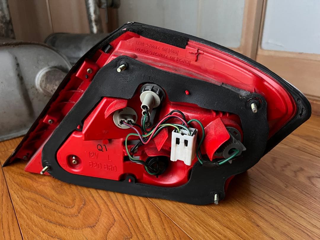 Y34セドリック前期テールランプ