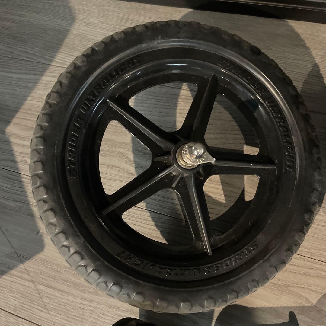 ストライダー　パーツ　サドル　ハンドル　タイヤ