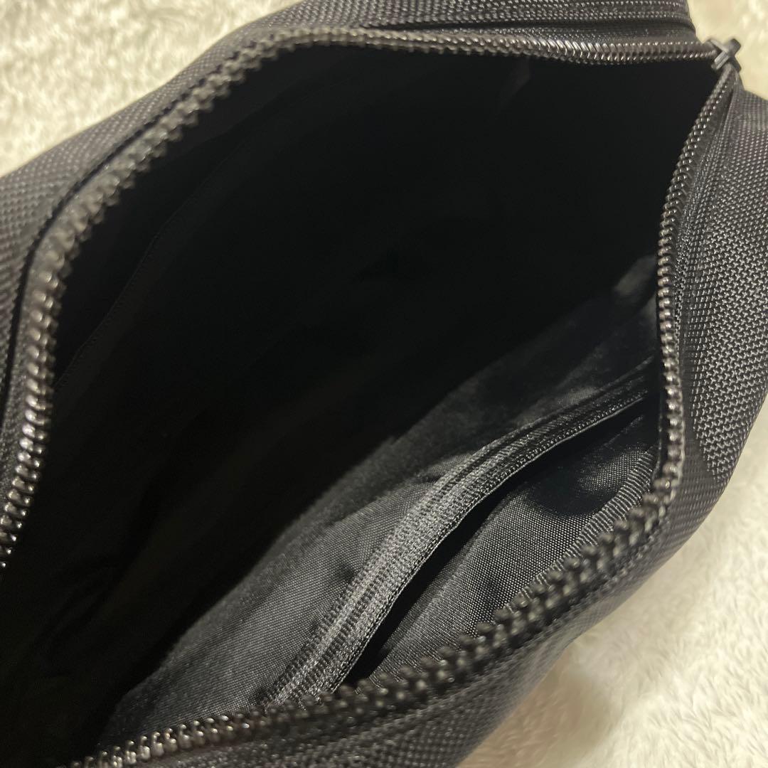 【希少・美品】BRIEFING BLACK LINE ONE ZIP POUCH