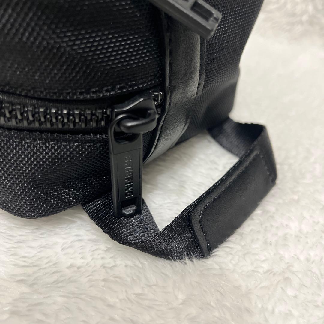 【希少・美品】BRIEFING BLACK LINE ONE ZIP POUCH