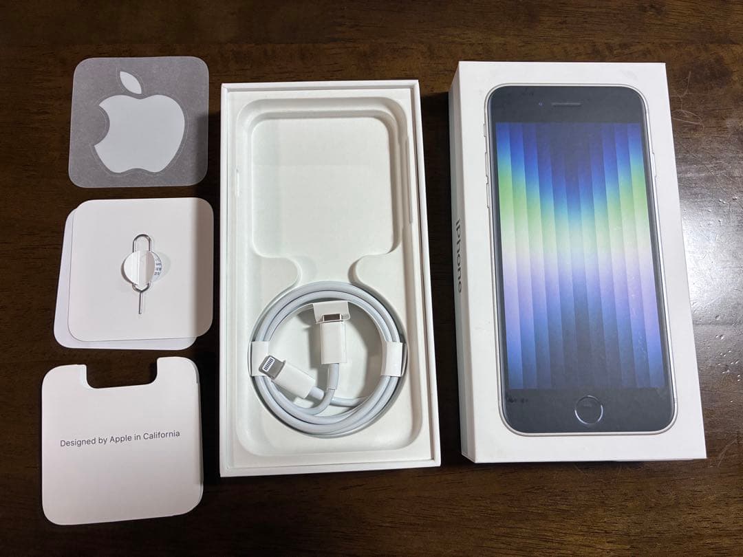 【美品】iPhone SE 第3世代 レッド　64GB