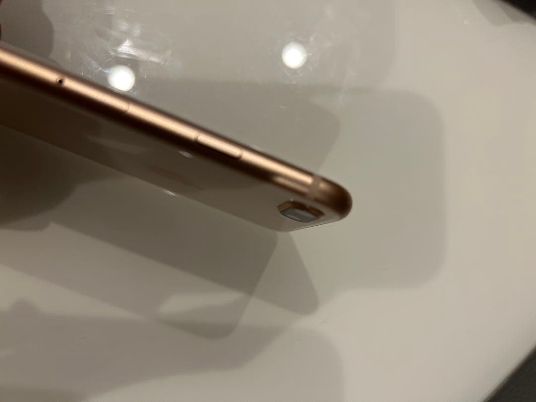 Apple iPhone 8 Plus 本体　64GB