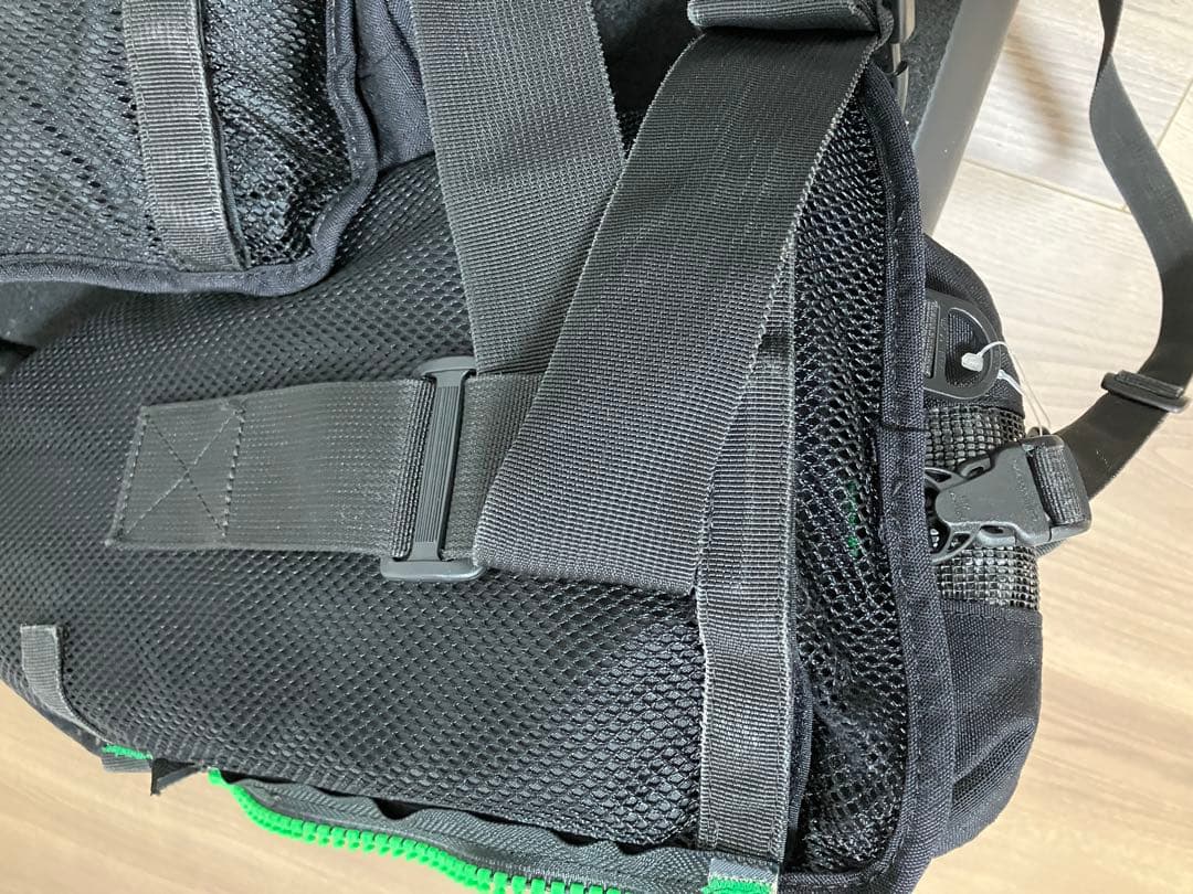 Pazdesign フィッシングベスト ブラック/グリーン