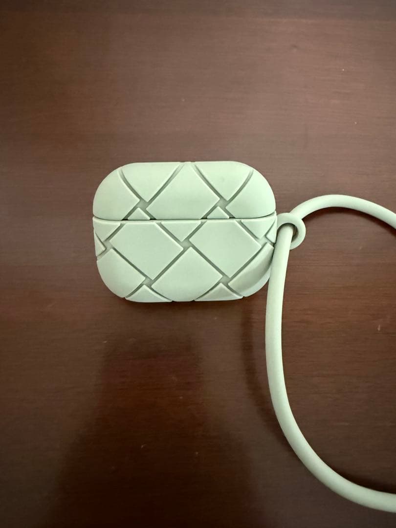 Bottega Veneta AirPodsProケース　イントレチャート
