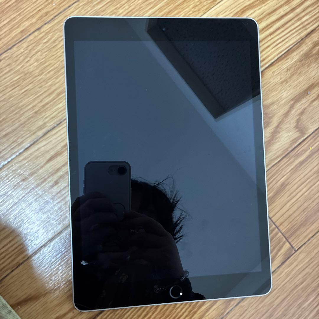 Apple iPad シルバー 本体(代9世帯)
