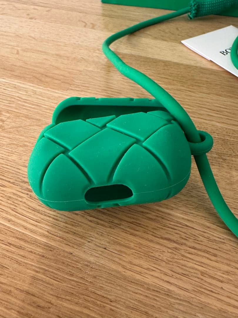 ほぼ新品極美品　ボッテガヴェネタ　Airpods Pro ケース パラキート 緑