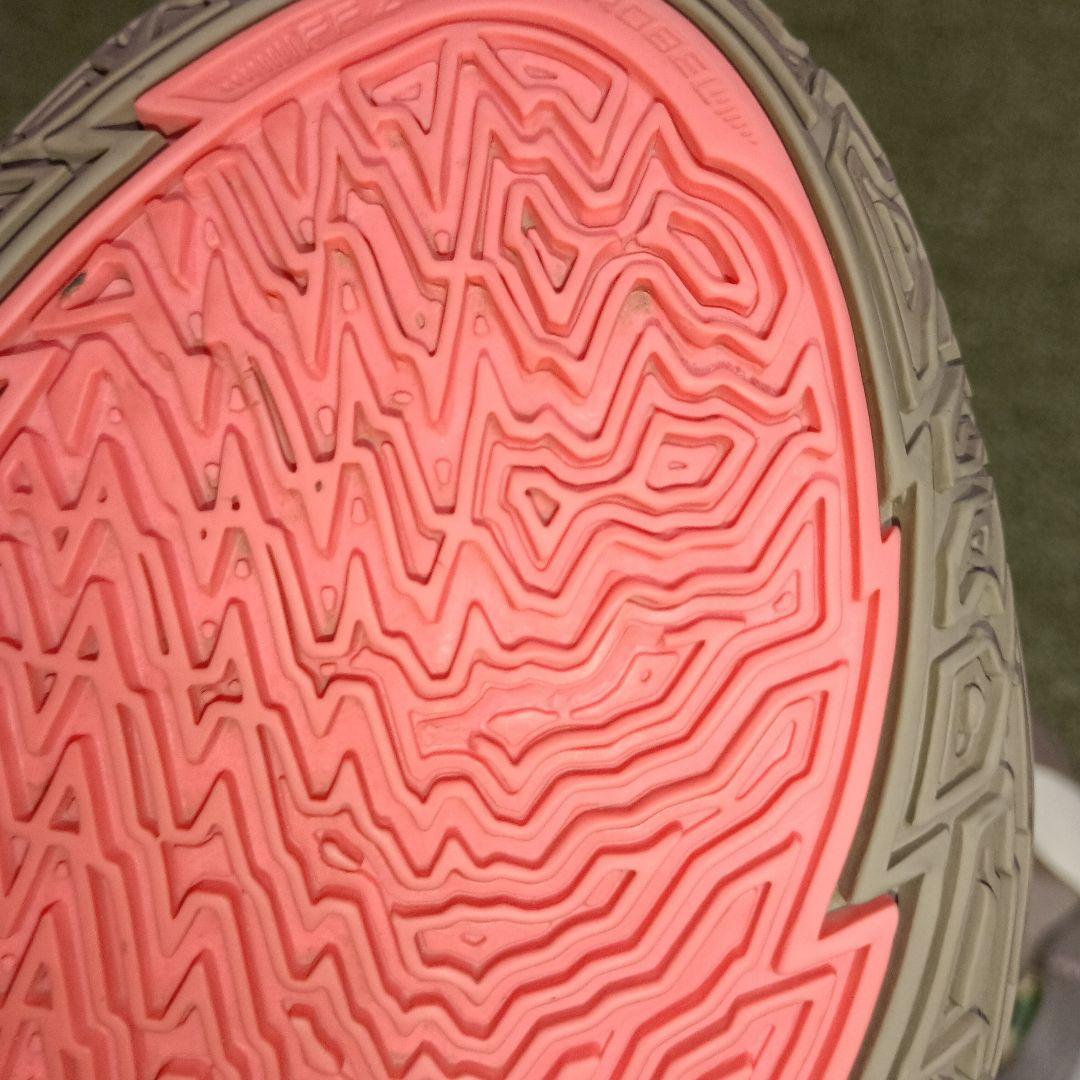 ナイキ カイリーインフィニティ レオパードカモ