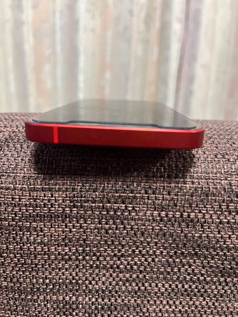 Apple iPhone 12 赤