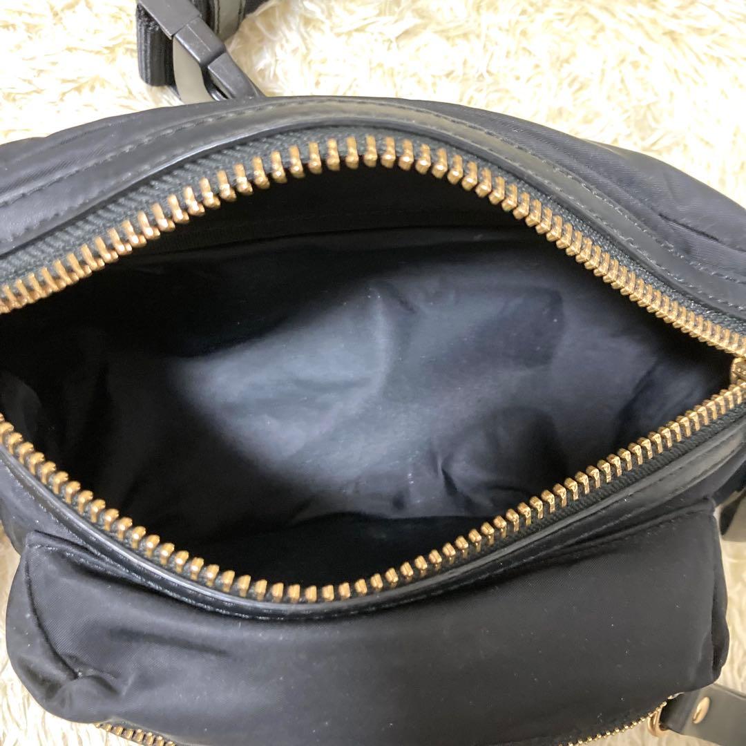 【美品】トリーバーチ ペリー ボディバッグ ナイロン ブラック クロスボディ