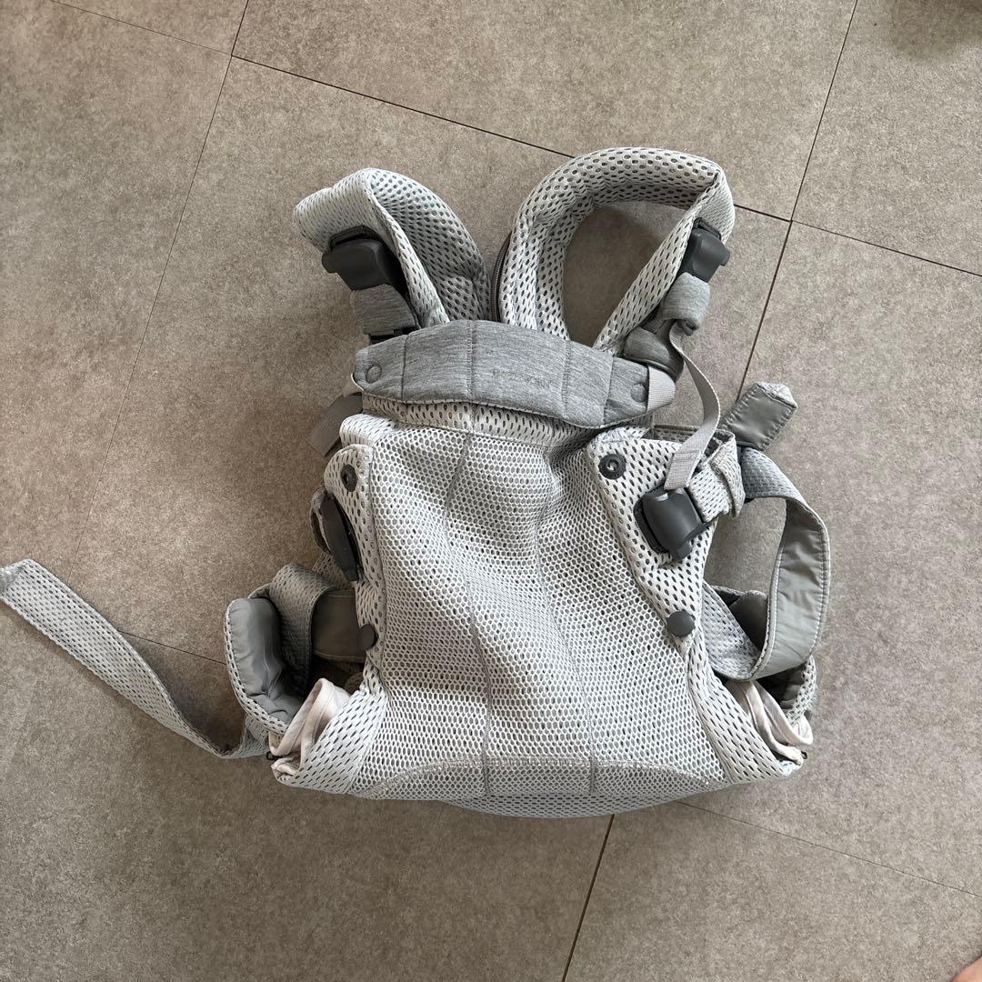 グレー 抱っこ紐　ベビービョルン　ハーモニー