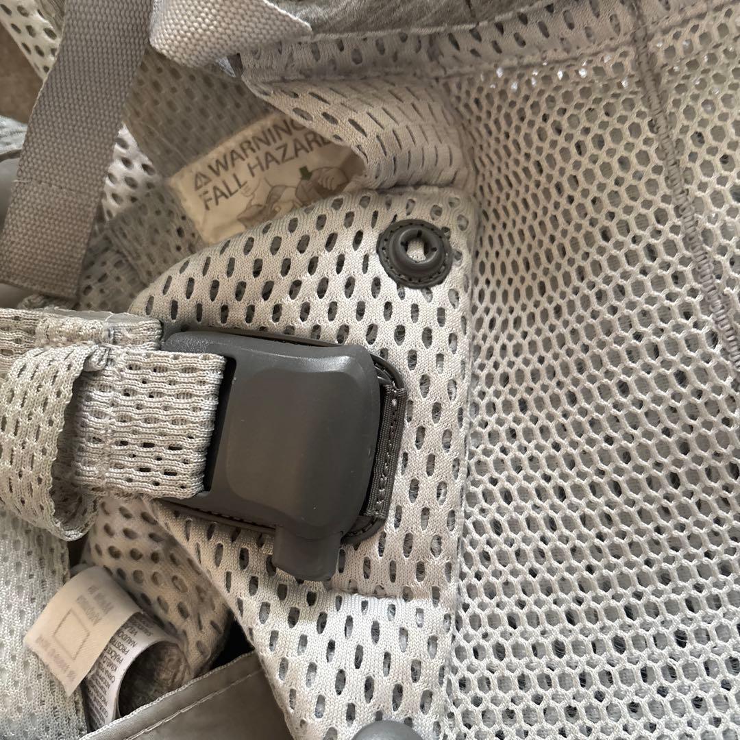 グレー 抱っこ紐　ベビービョルン　ハーモニー