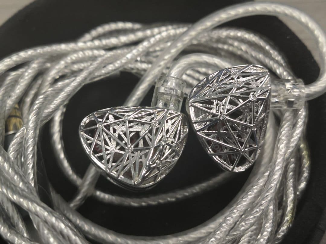 水月雨 (moondrop) 雪月花 Beautiful world