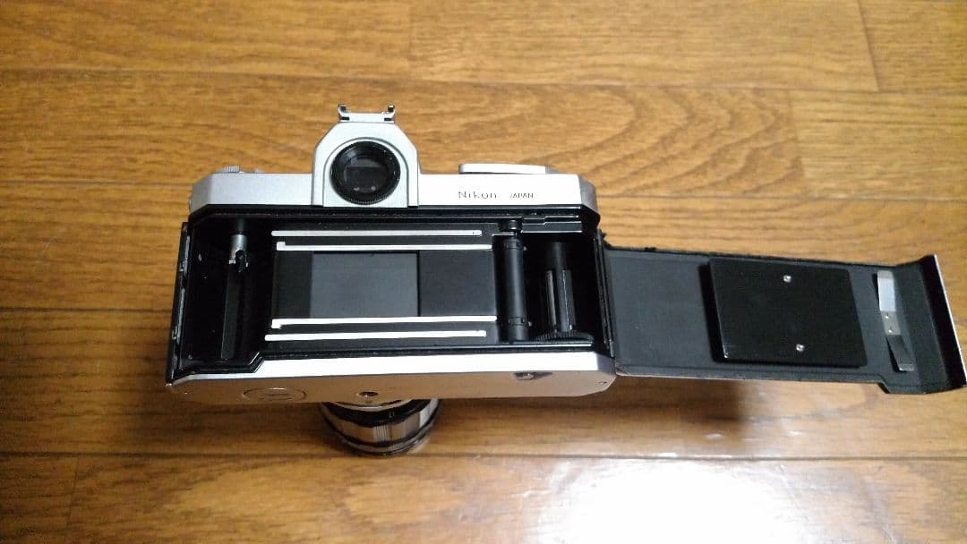 フィルムカメラ　Nikomat