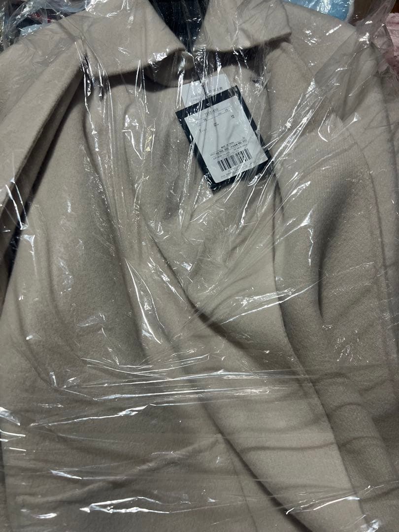 【新品】カデュネ ストール付きリバーコートオフ白Sサイズ