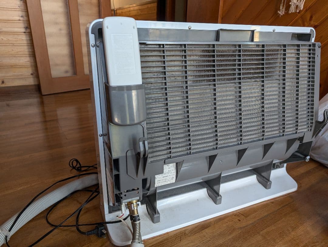 ハチ温水ルームヒーター 室外機付き