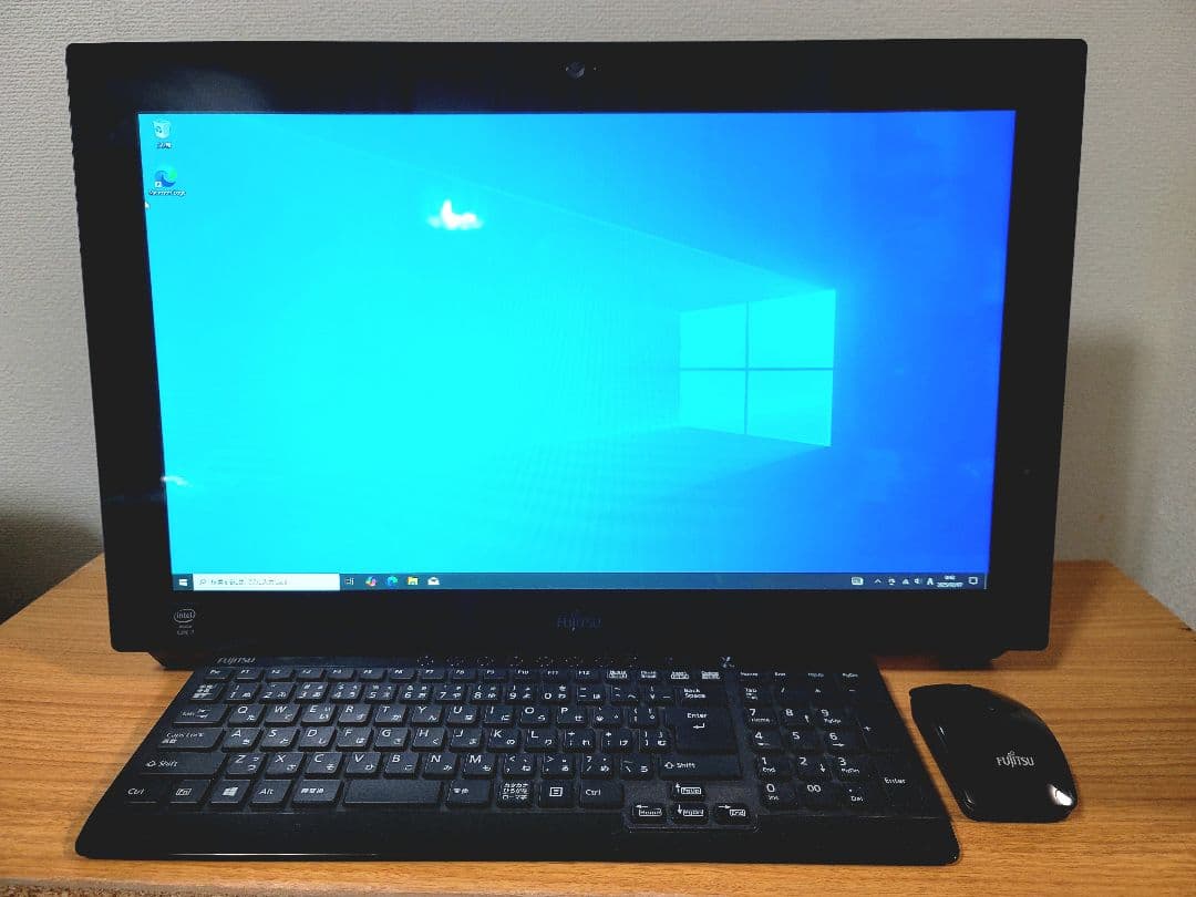 ron　FUJITSU ESPRIMO WH77/M i7/8GB/2TB