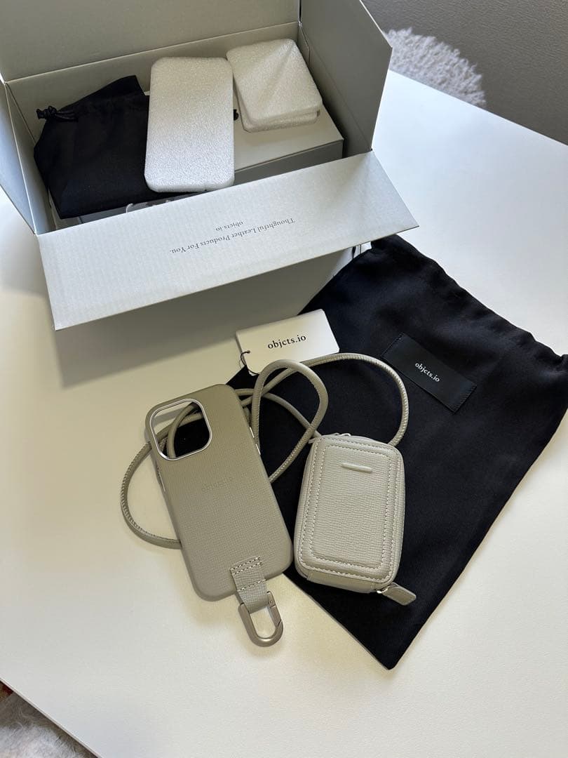 objcts.io マイクロバッグ iPhone14Pro ホワイトベージュ