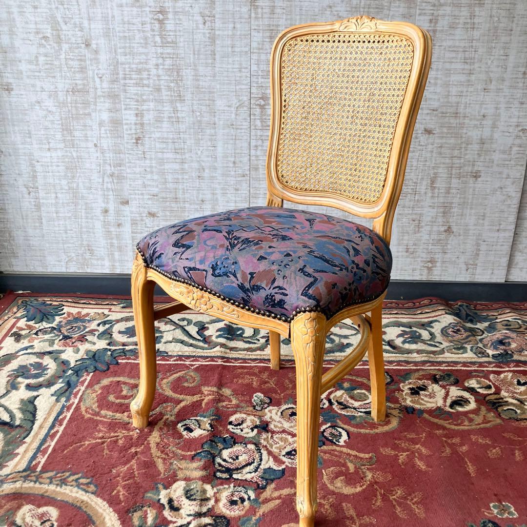 g8 イタリア家具 花柄彫刻 リベット打ちダイニングチェア 木製椅子 ビンテージ