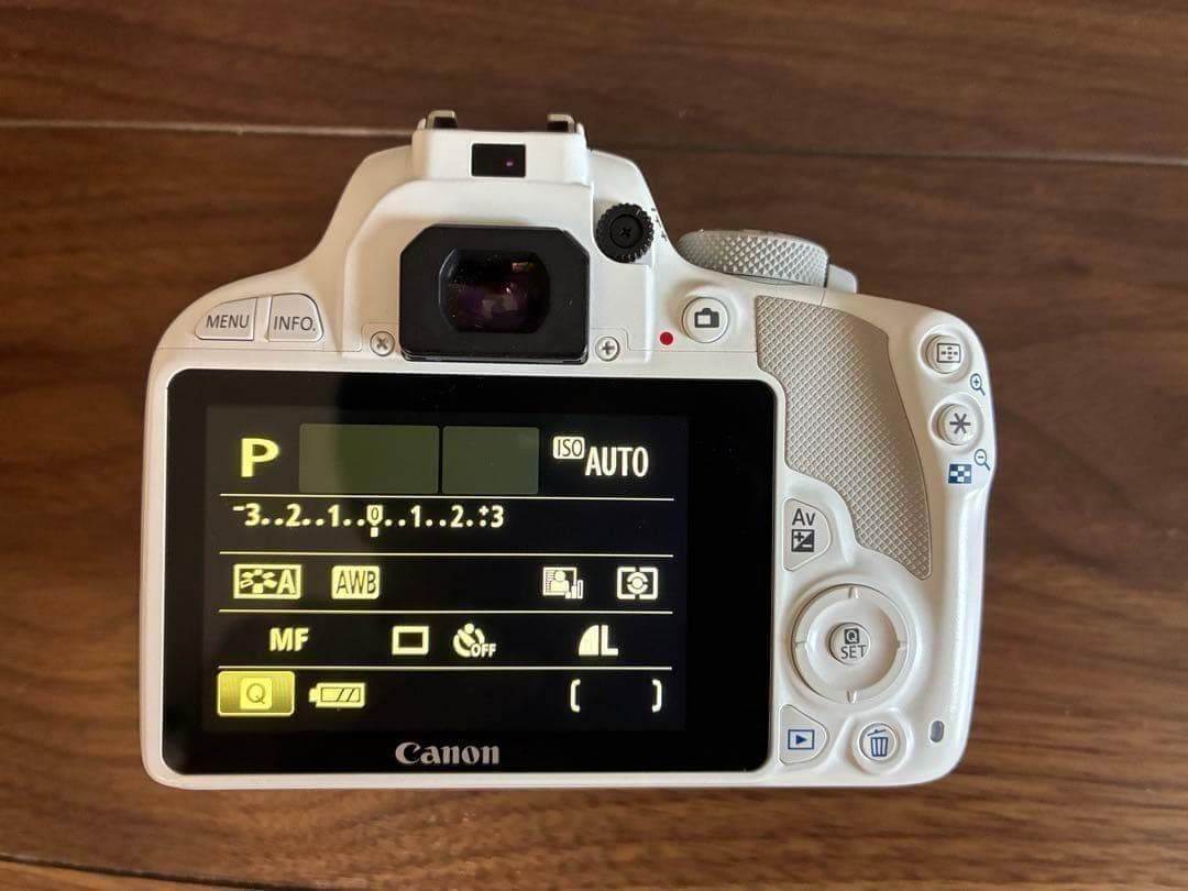 ❤️希少ホワイト❤️スマホ転送❤️Canon kiss X7