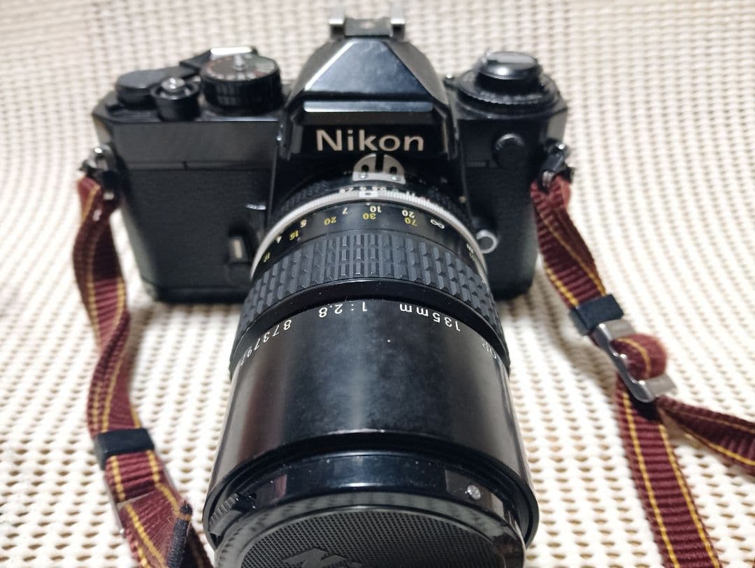 Nikon FE 一眼レフカメラ 50mmレンズ付き 望遠レンズ