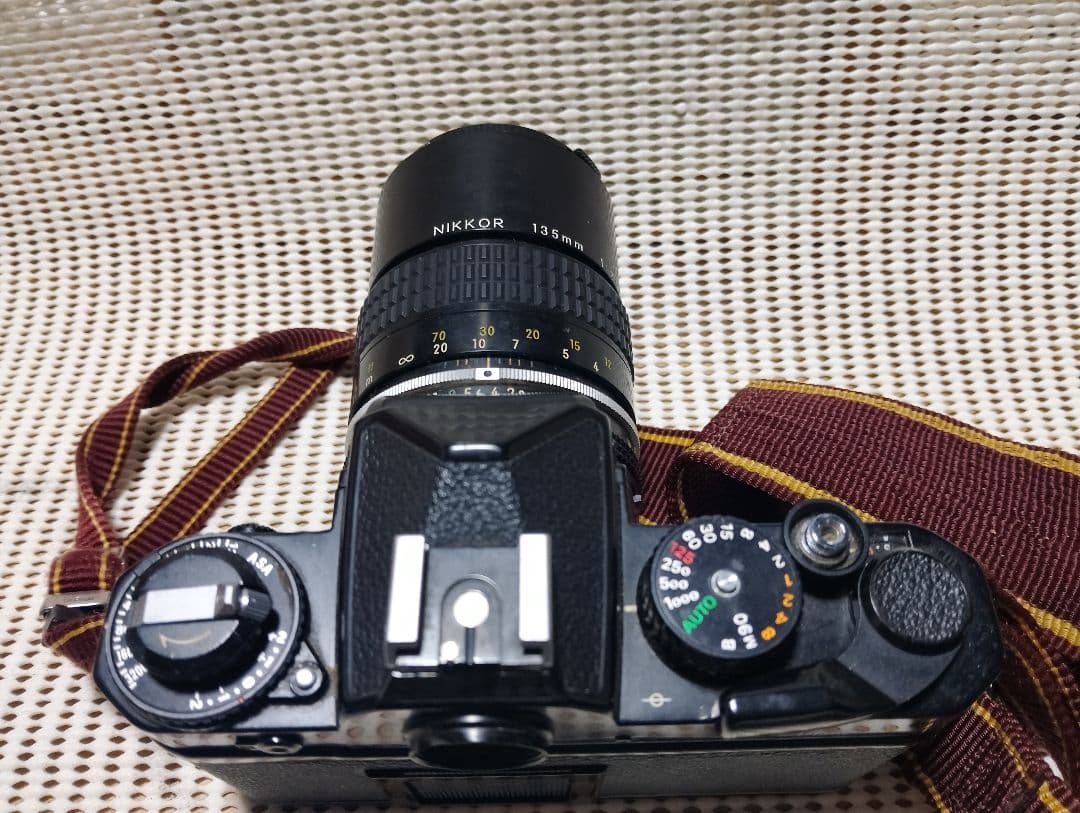 Nikon FE 一眼レフカメラ 50mmレンズ付き 望遠レンズ