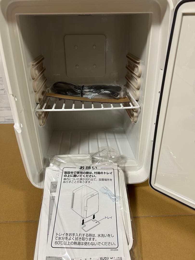 【展示未使用品】HR-EB08W 2電源式ポータブル電子適温ボックス