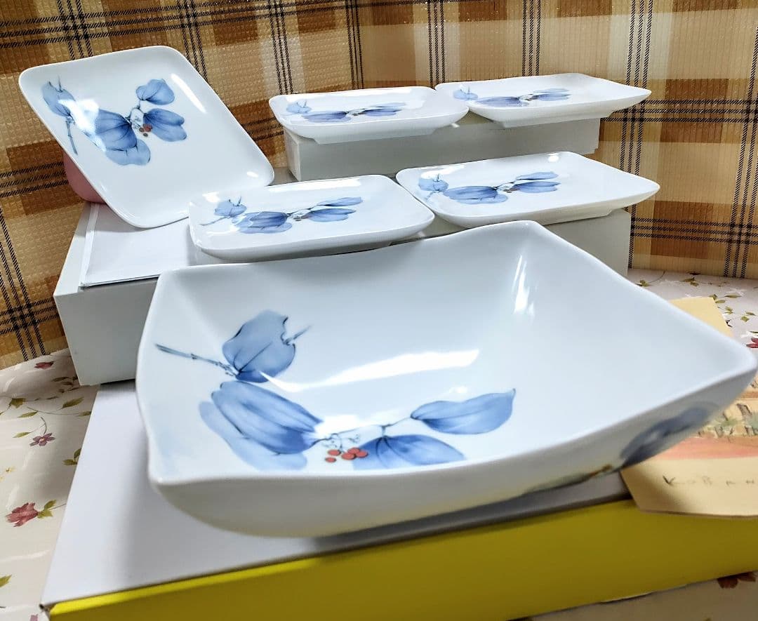 ●5589#1120　香蘭社/角大鉢1点、角銘々皿5点(共に山帰来)　1019