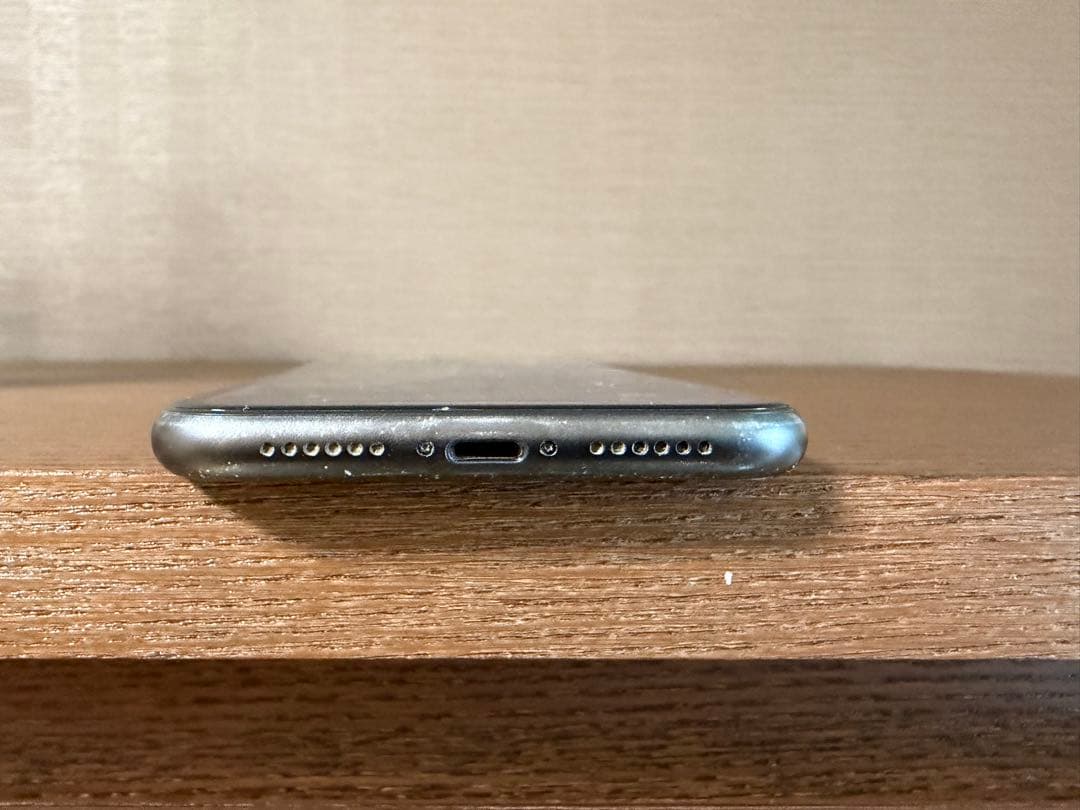 ジャンク品iPhone11 128GB 画面割れ