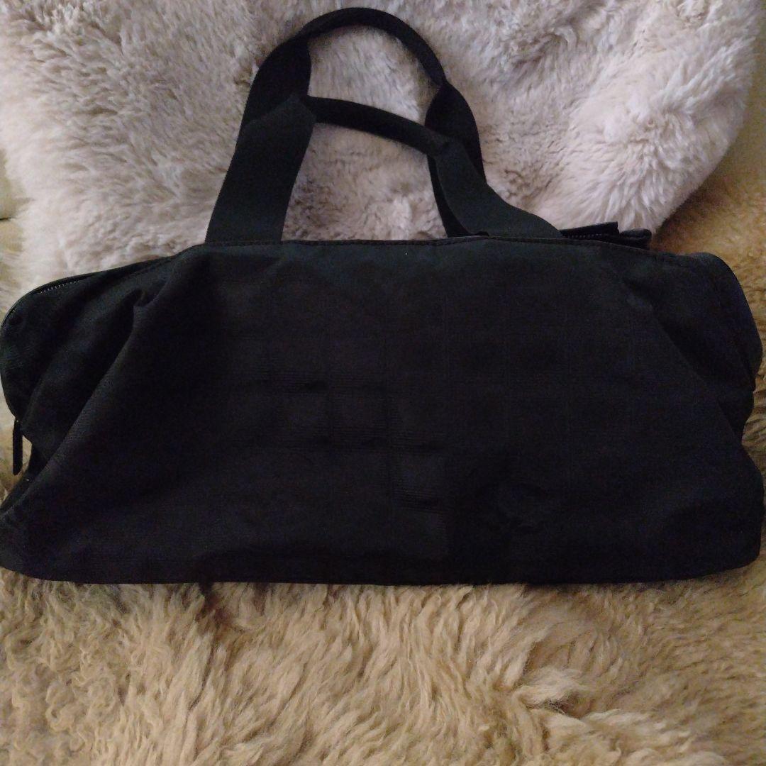 CHANEL 黒 キャリーバッグ犬