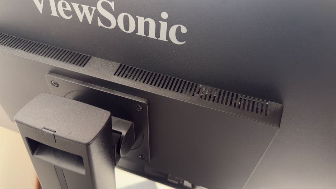 ViewSonic中古27インチPCゲーミングモニター　プラグ.配線コード付き