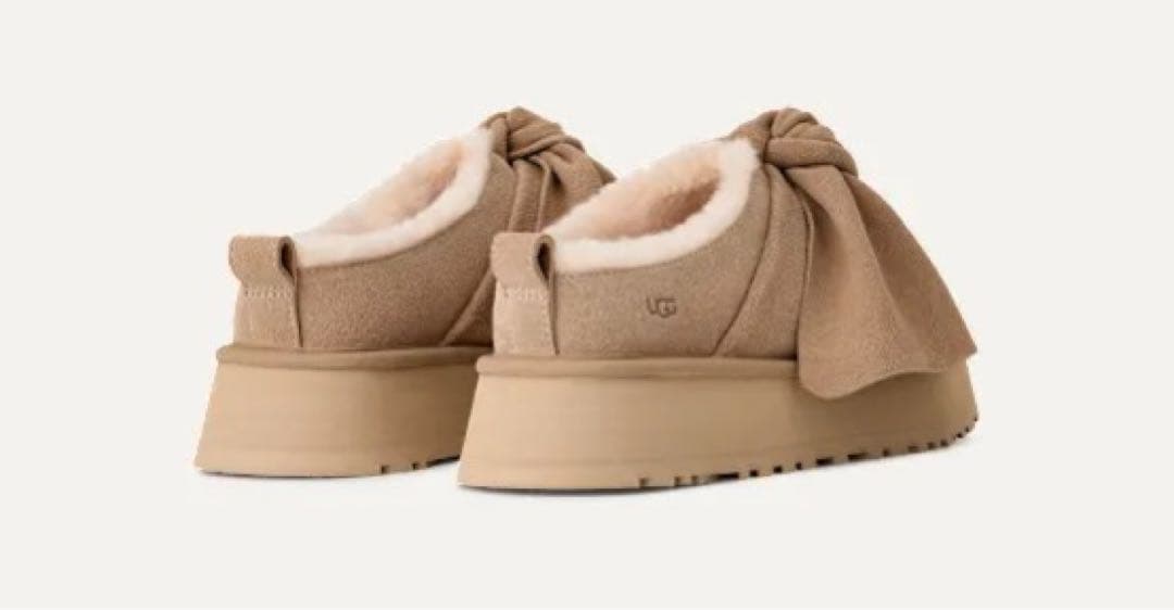 新品UGG リボン付き　プラットフォーム スリッポン ボウ 25センチ