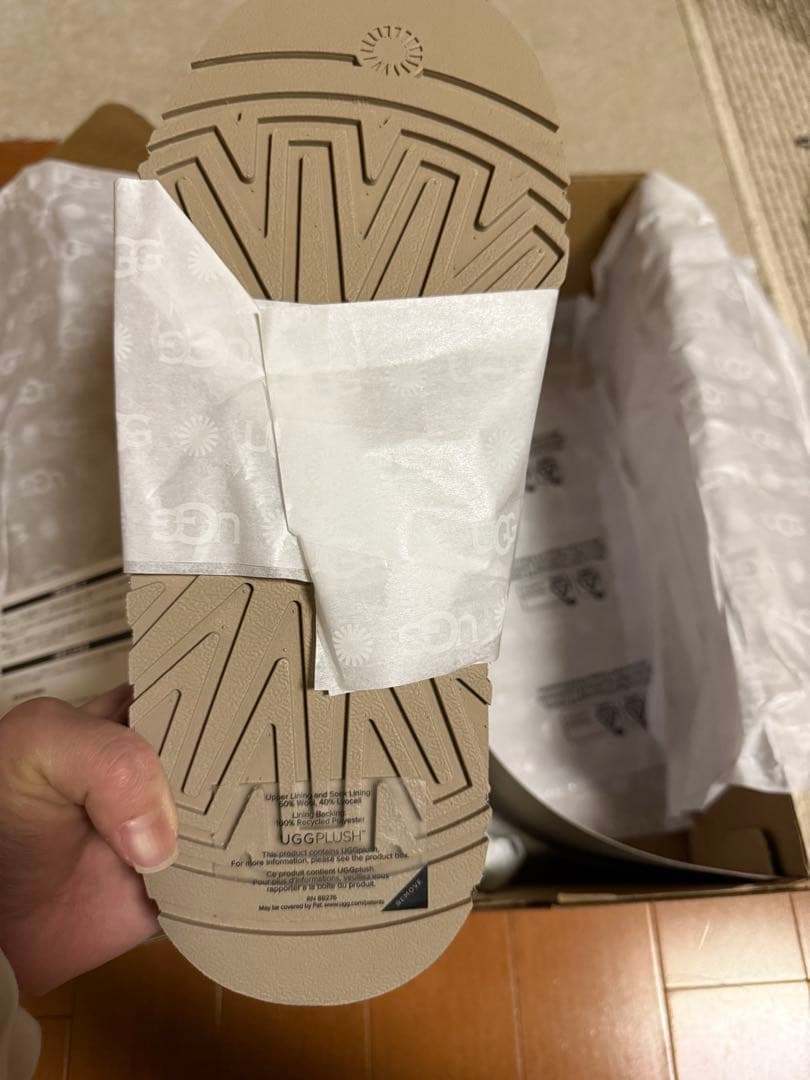 新品UGG リボン付き　プラットフォーム スリッポン ボウ 25センチ