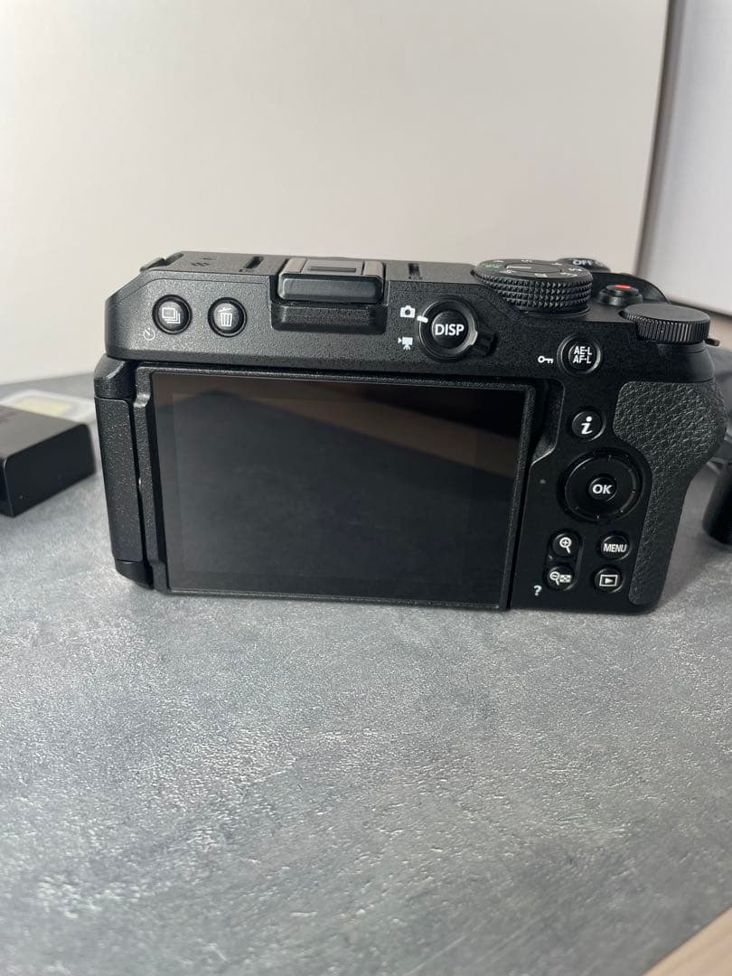 Uさん専用　【中古美品】Nikon Z30本体＋DX16-50Kit