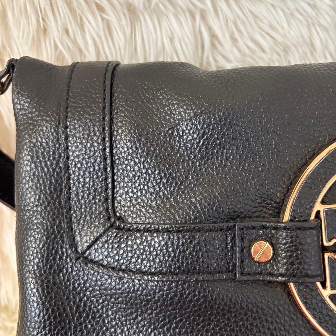 ✨トリーバーチ　デカロゴ　ショルダーバッグ　フラップ　レザー　本革　ブラック