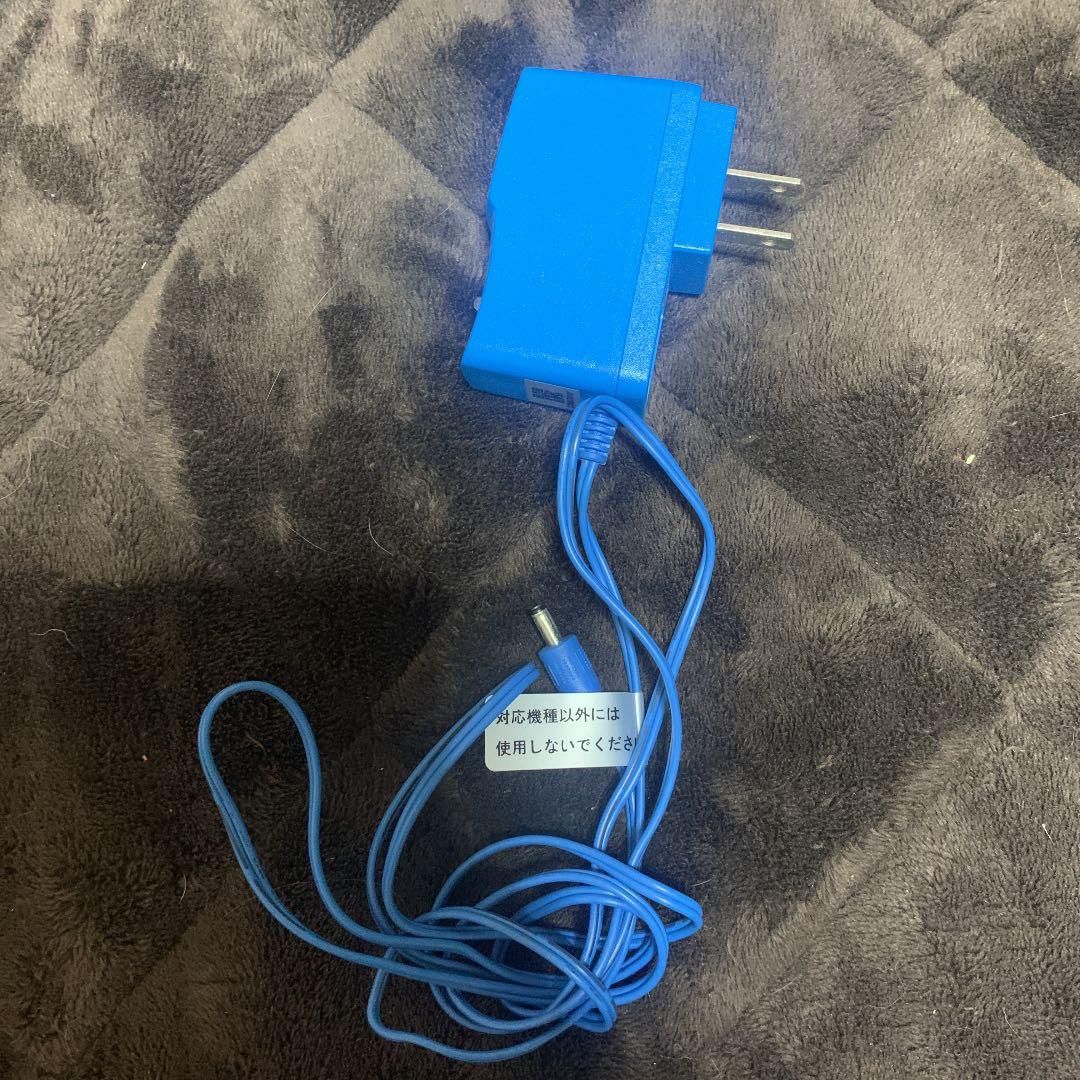 空調服のバッテリー、充電器、配線コードのセットです