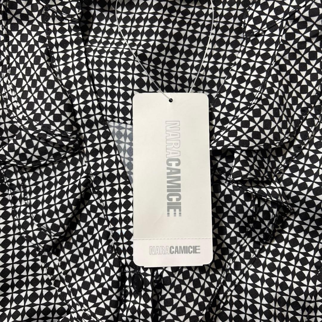 新品　ナラカミーチェ　サテン幾何プリントフリル長袖ブラウス　サイズ４　3L 15